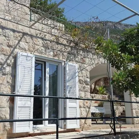 Holiday home Odiseja- One Bedroom With Terrace And Sea View *