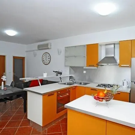 Odiseja- One Bedroom With Terrace And Sea View Brsecine